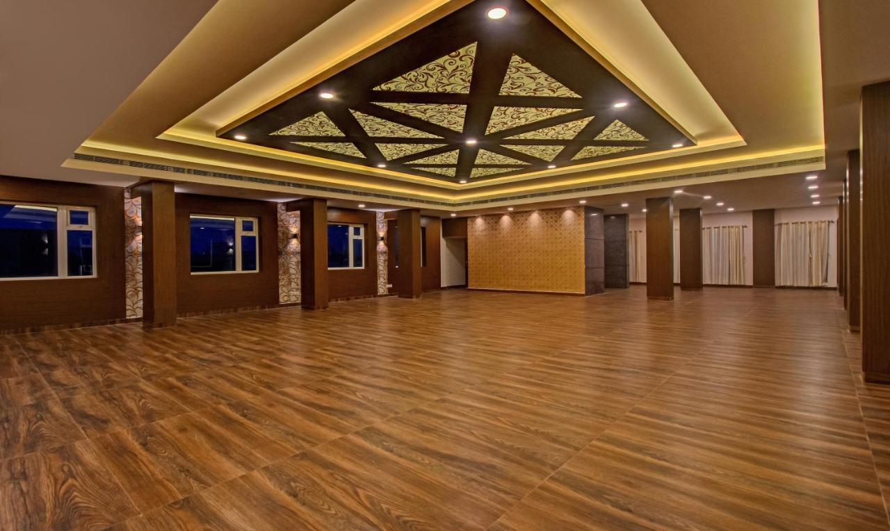 Treebo Trend Palm Tree Chennai Exterior photo