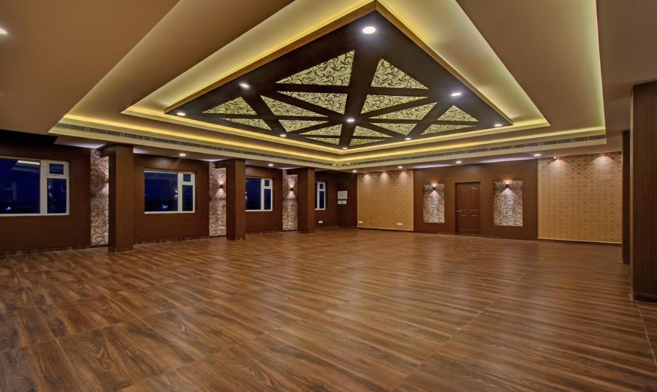 Treebo Trend Palm Tree Chennai Exterior photo